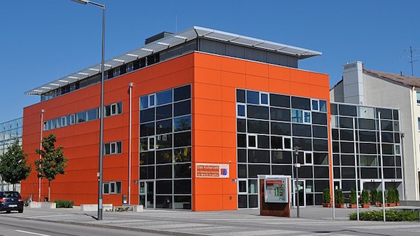 800px-Kulturhaus_Milbertshofen_-_1